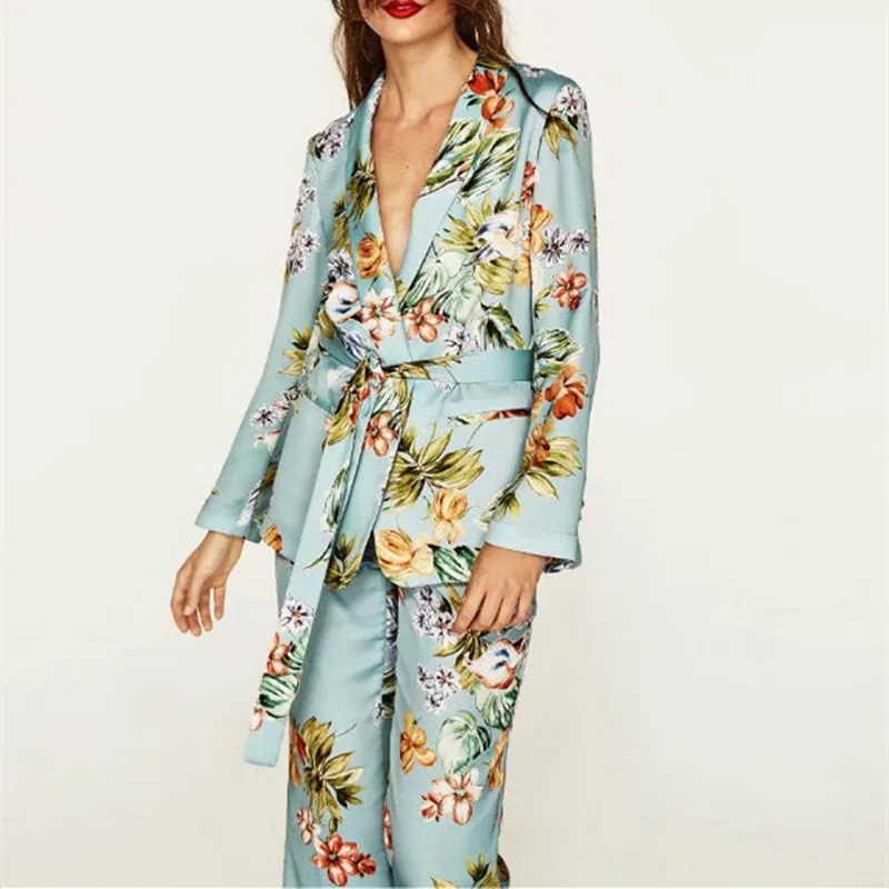 

Autumn women's suit European holiday ladies pajamas flower pattern blue suit jacket and pants suit casual two-piece suit / one-p