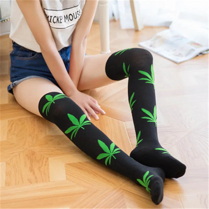 Fashion Women's Stockings Sexy Harajuku Thigh High Socks Woman Weed Print Spandex Long Loose Knee High Socks For Ladies Meias