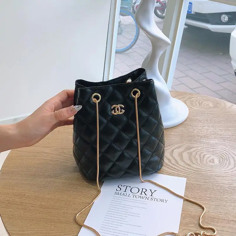 

Youbroer Women's New Fashion Chain Bag Diamond Lattice New Simple Joker Small Bucket Bags Mini Slant Bags