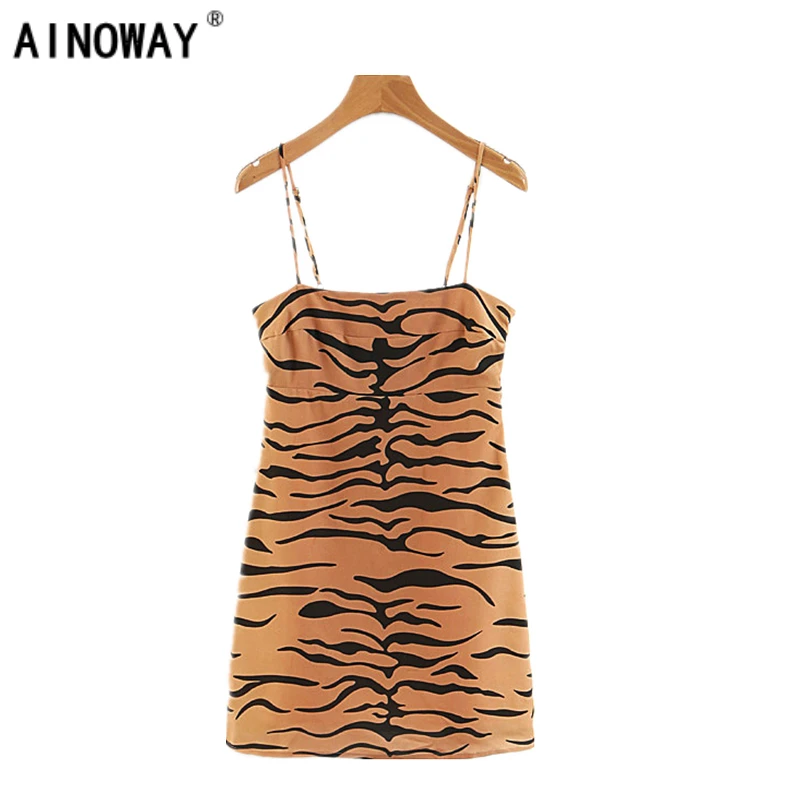 Goedkoop 2018 Lente Vrouwen elegante chic tiger gedrukt strapless chiffon jurken slim fit sexy mini jurk femme oversize