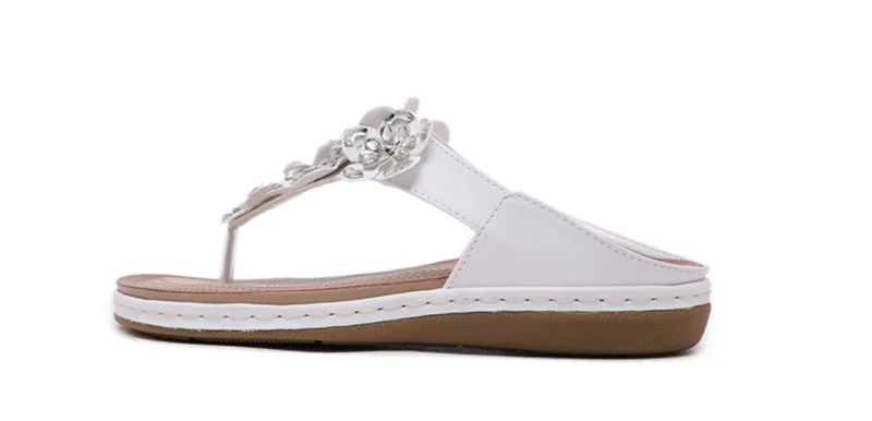 New 2019 ethnic women's sandals cross-border bohemian rhinestones large size comfortable flat shoes beach shoes (6)
