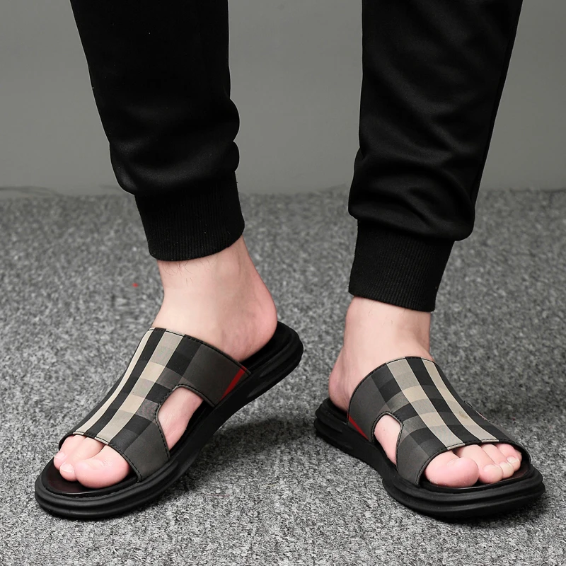 Men Shoes Canvas Black Sandals Crocse Summer Shoes Sandalias Hombre Slippers Sandalet Clogs Sandles New 2019 Croc Mens Shoes