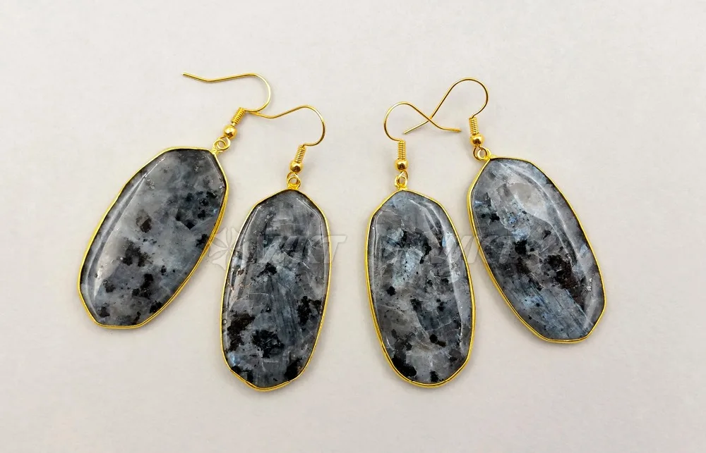 earrings with stones