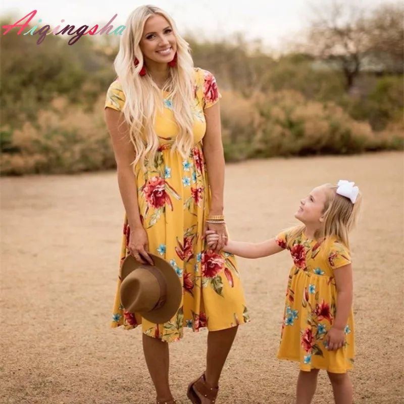 

2018 Mother Daughter Maxi Dresses Bohemian Style Mommy and Me Clothes Striped Mom and Daughter Dress Kids Parent Child Outfits