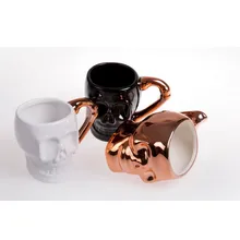Personalized Ceramic Personality Skull Shape With Handgrip For Birthday And Halloween Ghost Festival Gift offee Tea Bottle Mug