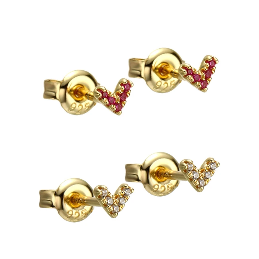 Красные серьги гвоздики в форме сердца мини с надписью Love Heart Tag фианиты виде