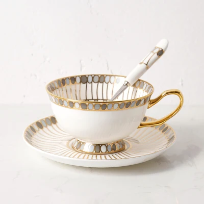 Костяного фарфора кофейная чашка тарелка набор Британский керамический послеобеденный чай черный комплект из чашки и блюдца Континентальная кофейная чашка и блюдце набор подарочная коробка - Цвет: 02 Sets