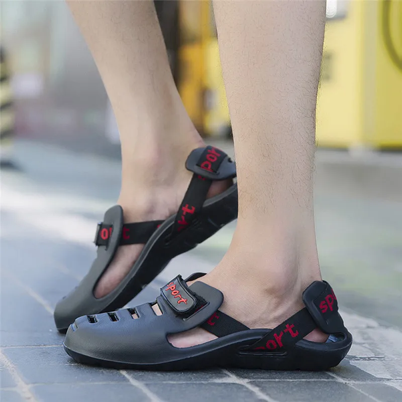 2019  Summer Men's Fashion Casual Slippers Outdoor Beach Slippers Comfort Sandals terlik Mans footwear 40JA2912