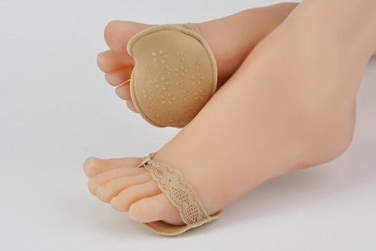 

Fashion Invisible Flip Flops Design Feet Care Forefoot Cotton Pad Insoles Non-slip Silicone Half Yard Pad Insoles For High Heel