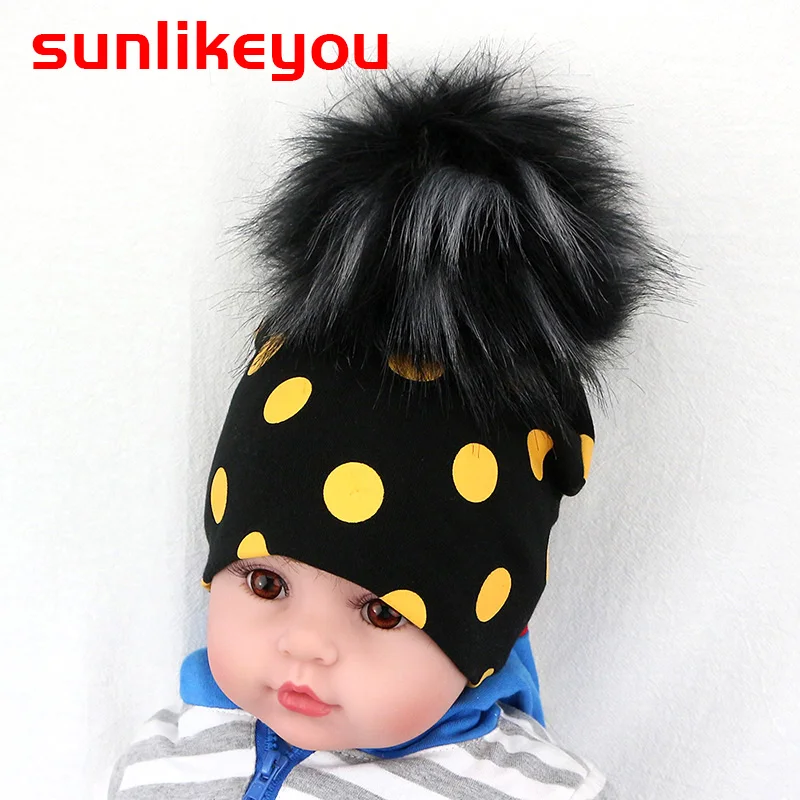 Sunlikeyou/шапки с искусственным мехом для новорожденных мальчиков и девочек, хлопковая шапка для малышей в горошек, Меховые помпоны, теплые пятнистые Шапки для малышей