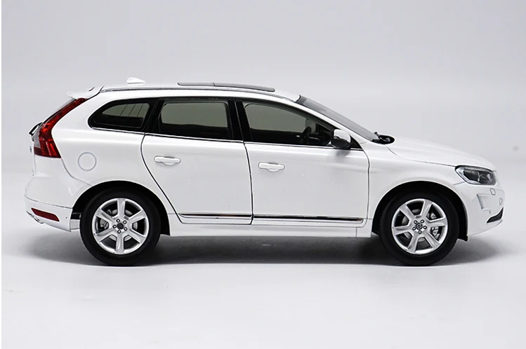 1/18 Volvo XC60 T6 AWD литая модель автомобиля SUV Игрушки для коллекции рождественских подарков