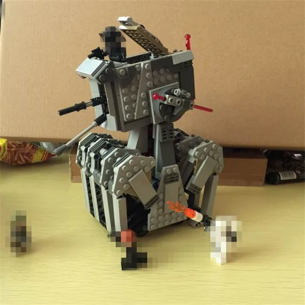 

620Pcs Lepins Scout Walker Genuine Star space Series War Building Blocks Bricks Children Education Toys Gift