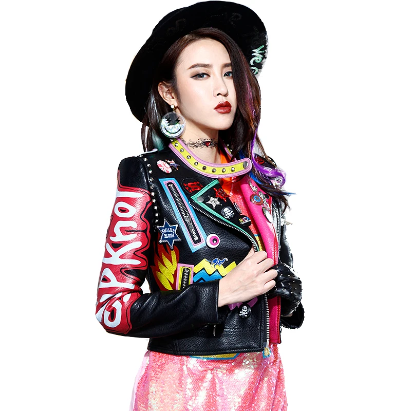 

Women Rivets Graffiti Print Leather Jacket Chains Letter Punk Rock Jackets Lady Streetwear Short Slim Locomo Basic Jackets Coats
