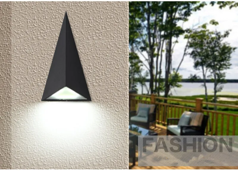 Triangular wall lamp 13