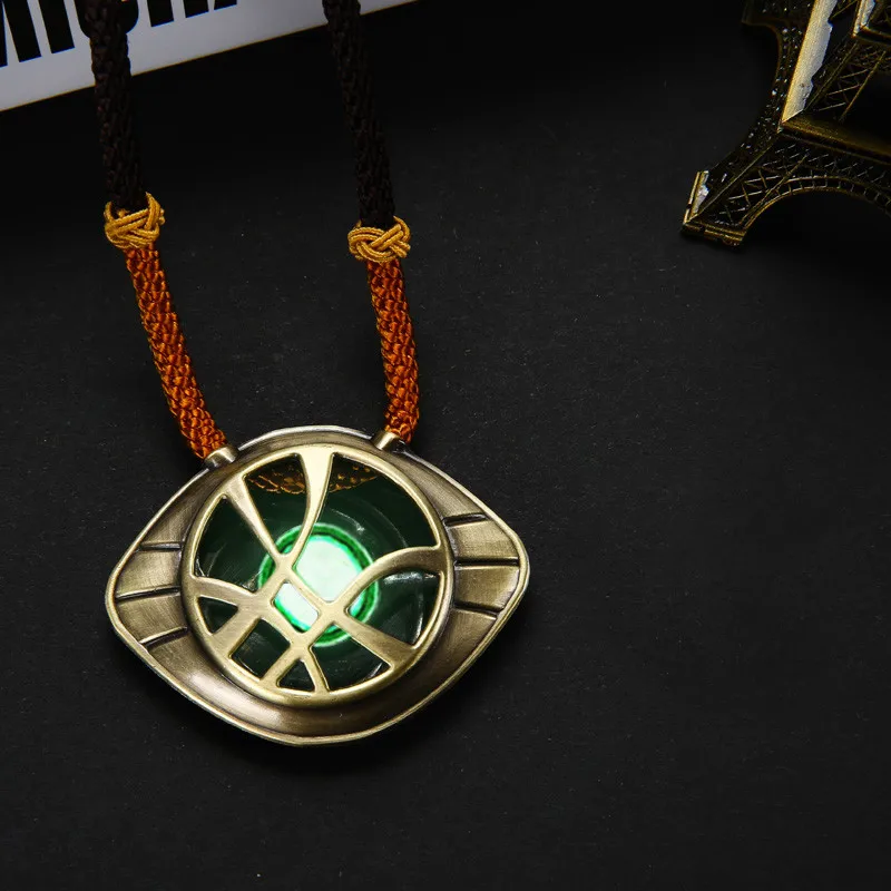 

Movie The Avengers 3 Dr. Strange Eye Of Agamotto Props Amulet Noctilucent Necklace Pendant Cosplay Costumes Props