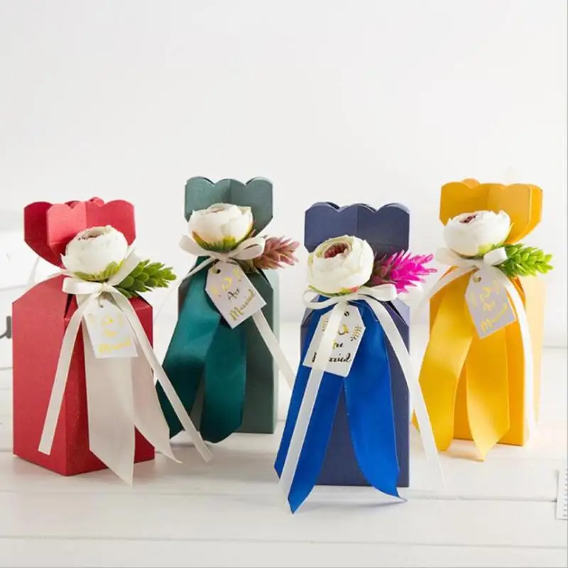 Как упаковать вазу в подарок. Красивая упаковка вазы. Бумага тишью для упаковки подарков. Как упаковать вазу в подарок. Упаковать вазу.