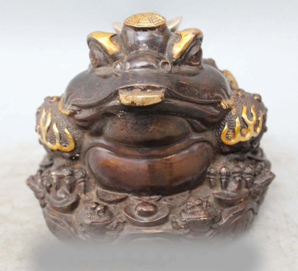 

7" Chinese Bronze Gilt Carving Golden Toad Spittor Wealth Yuanbao Coin Statue