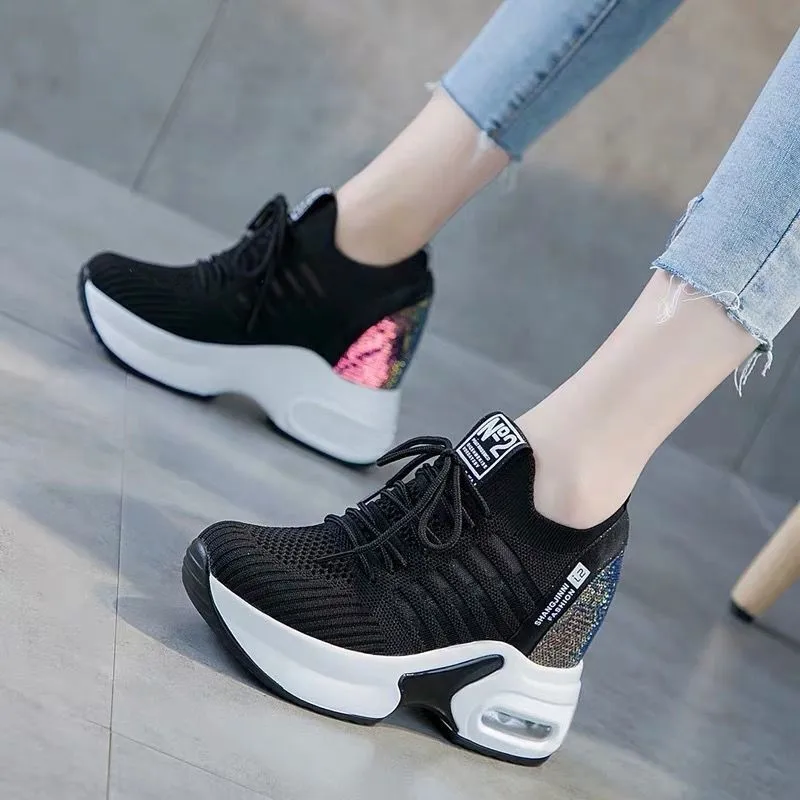 Модные женские кроссовки, визуально увеличивающие рост; дышащие кроссовки на танкетке со шнуровкой; Повседневная парусиновая обувь на платформе; ; C370 - Цвет: Черный