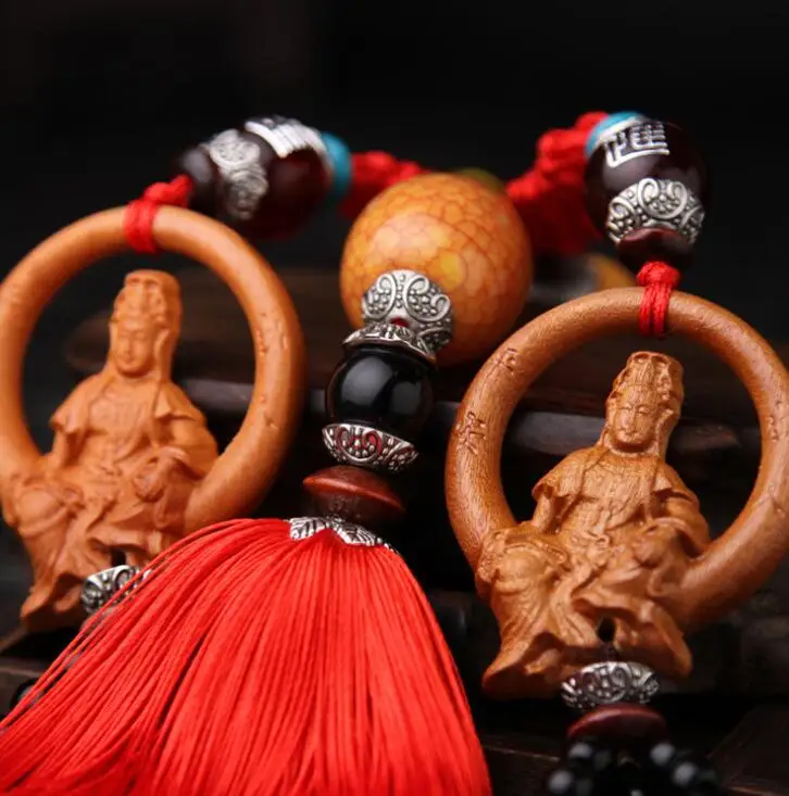 

Chinese Peach Wood Carved Freedom Guan Yin Kwan-yin Bodhisattva Pendant Exquisite Car Pendant Statue