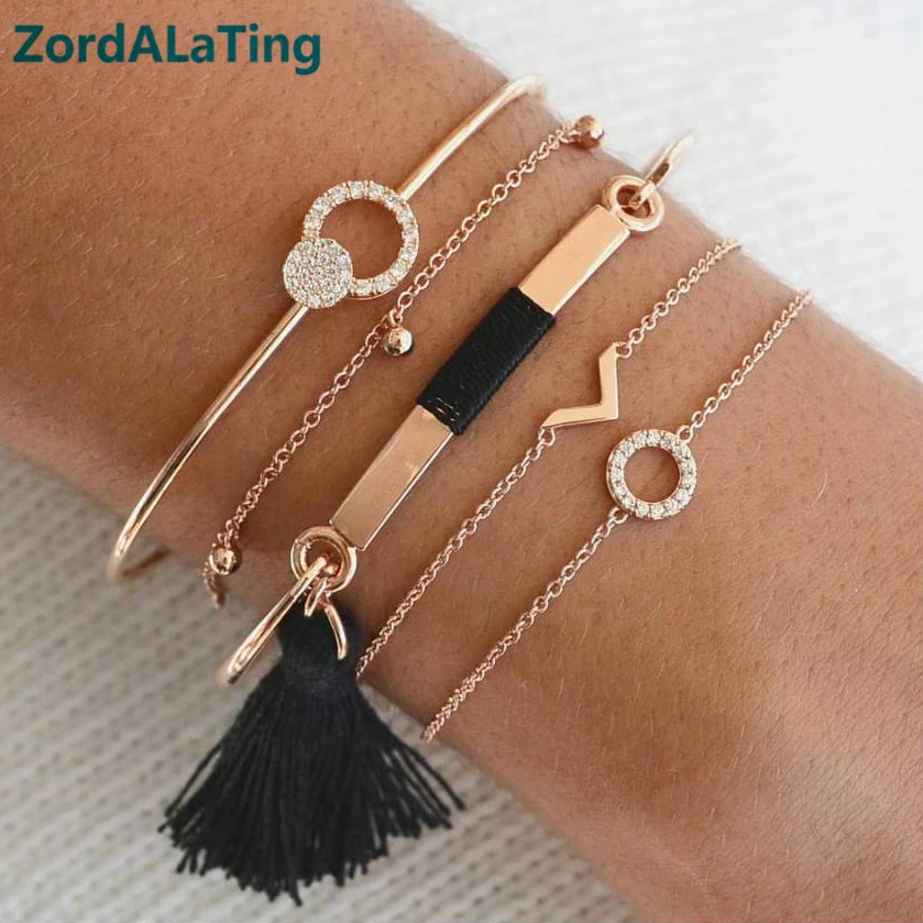 

Alloy golden round circle rhinestone letter V fashion bangles for women Five times bracelet women accessories 5 in 1 wholesale