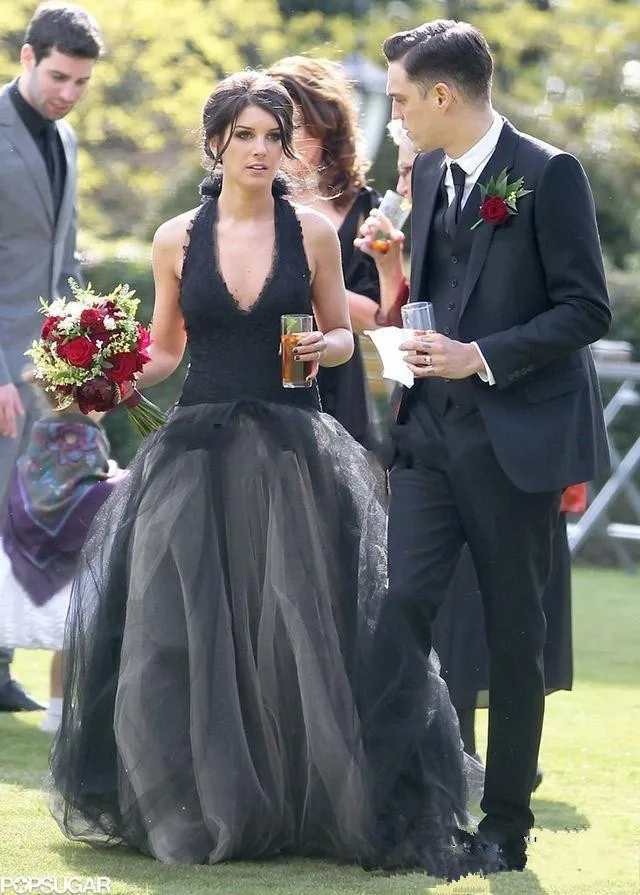 black-halter-puffy-skirt-gothic-wedding-dresses-2018-lace-tulle-backless-country-plus-size-outdoor-bridal-gowns-reception-wedding-dress (1)_
