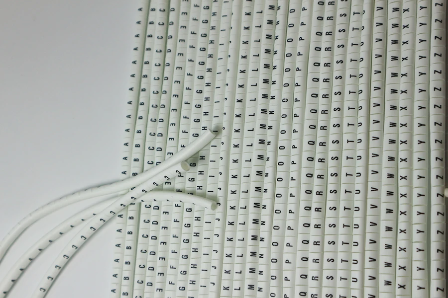 1300 шт./компл. печатные Кабельные маркеры для проводов 0,5-10 мм2 26 различных букв ABCDEFGHIJKLMNOPQRSTUVWXYZ
