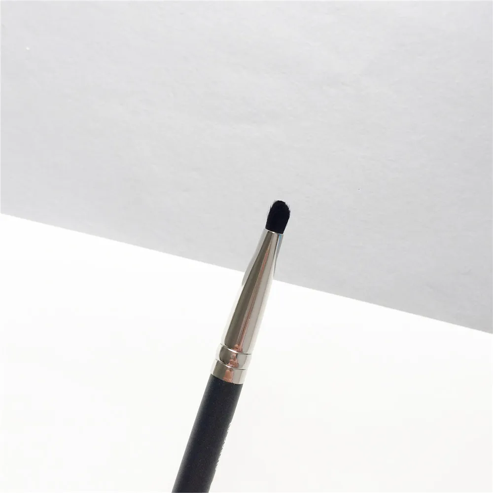 La Beaute 214 Eye Shader Brush _ 4