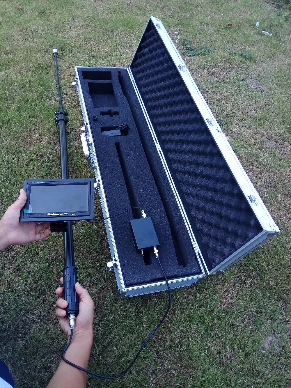 

Lightweight and Portable Under Vehicle Search Camera Under Car Inspection Camera V6S Security Tools