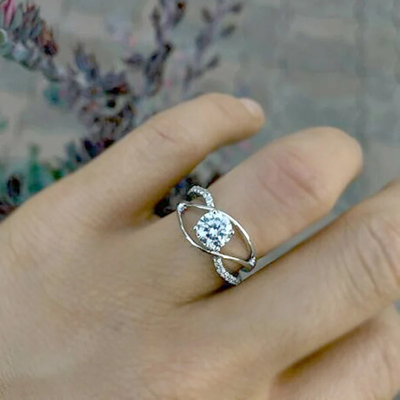 

Luxury Cubic Zirconia Finger Ring Micro Pave Big X Shaped Cross Hollow Rings for Women Stunning Jewelry Accessories O3M233