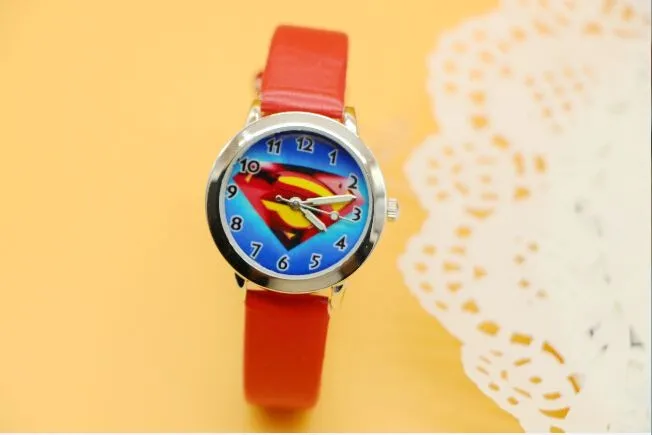 Лидер продаж 2016 года Супермен мультфильм часы Повседневное спортивной моды кварцевые часы детские дети наручные часы час Relojes Relógio