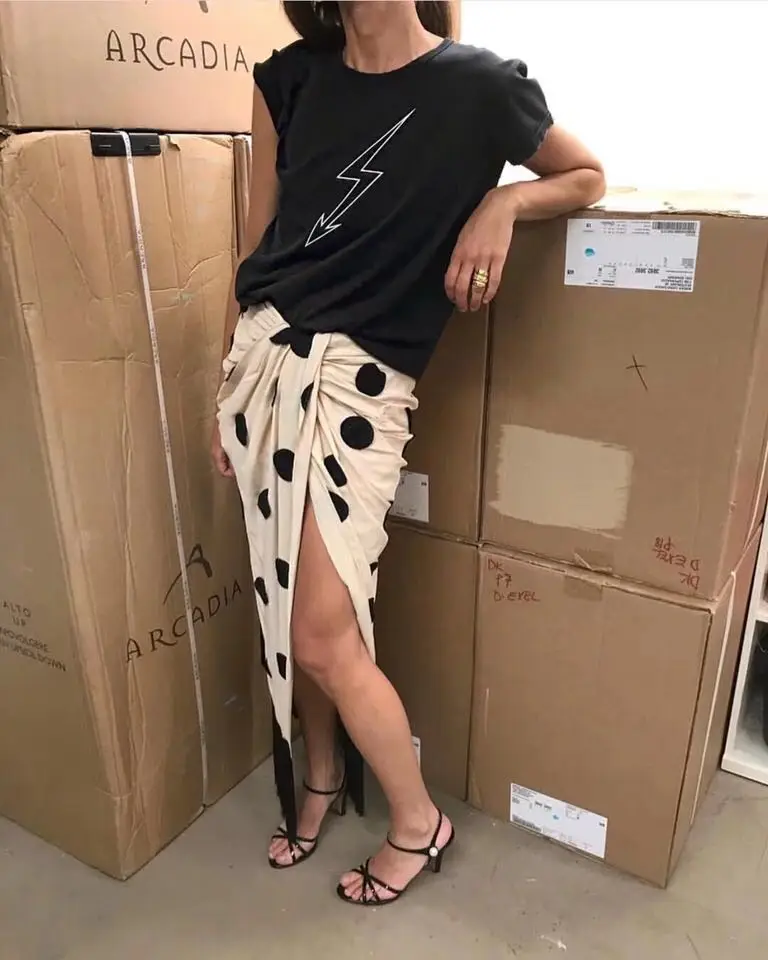 9 (17)