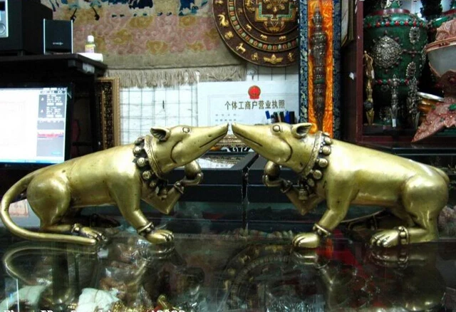 

Elegant old S0527 Tibet 100% Pure Copper Bronze Feng shuilovely Two mouse eat pinecone Mouse Pair (A0321)