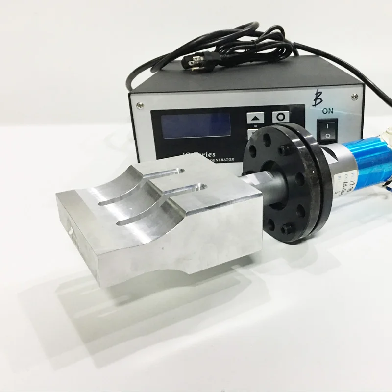 

2000W ultrasonic plastic welding horn with generator 20khz ultrasonic transducer