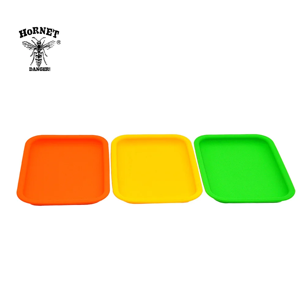 

1 X Colorful Silicone Spice/Herb Cigarette Essential Accessories Rolling Trays 20CM*15CM. Tool Rolling Machine Color Random