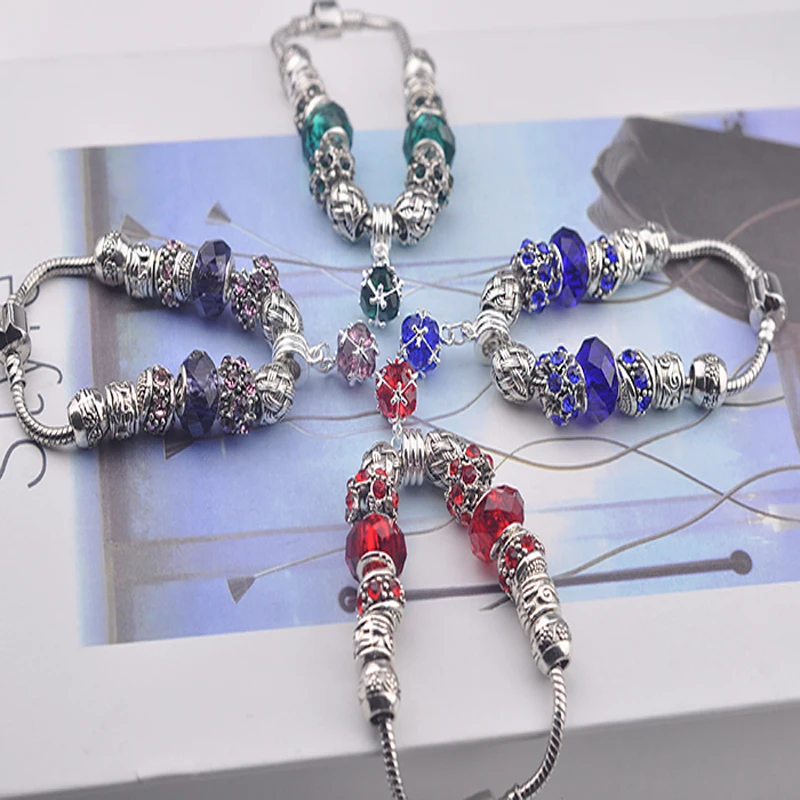 

New Lightweight High Quality Vintage Silver Plated Crystal Beautiful Bracelet Suitable for Women Suitable Snake Pendant Jewelry