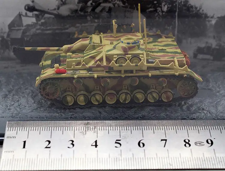 StuG IV(Sd. Kfz.167) StuG Brigade 912 Kurland(СССР)-1944 1/72 литой под давлением бак IXO