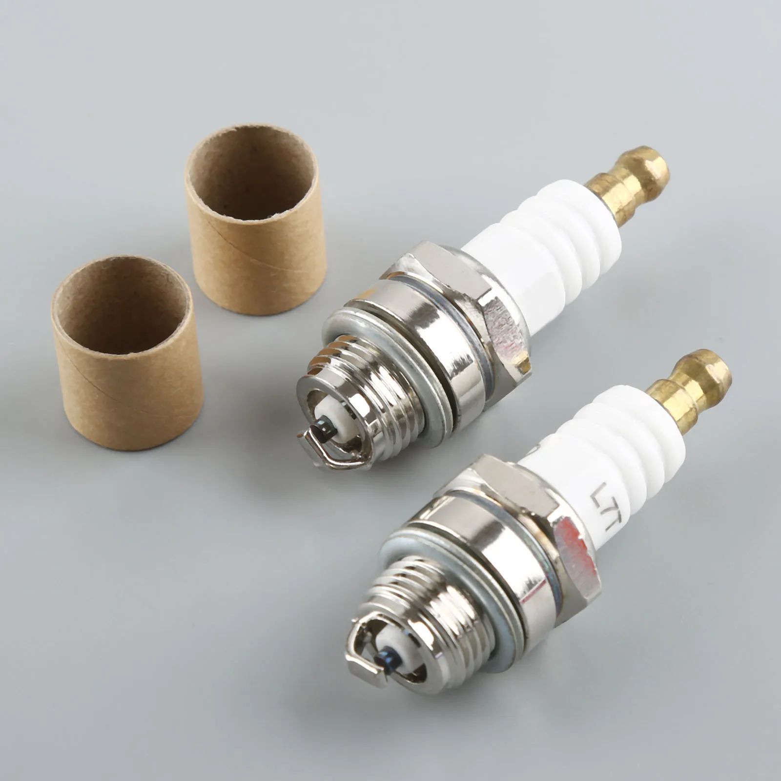 DAIMANPU 2Pcs 25cc 52cc 62cc Motosega Decespugliatore Candela per Motore a 2 Tempi MS180 MS250 MS070 Husquarna 365 Trimmer 260430 DAIMANPU 2Pcs 25cc 52cc 62cc Motosega Decespugliatore Candela per Motore a 2 Tempi MS180 MS250 MS070 Husquarna 365 Trimmer 260430