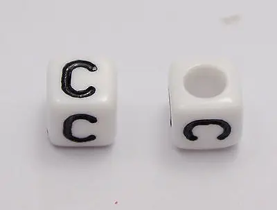 500 черно белые буквы алфавита C Акриловые кубические бусины 6x6 мм|letter c|letters whiteletters