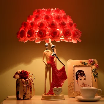 

Lovers Statue Figurine Table Lamp Bedroom Bedside Lamp Creative Romantic Pvc Rose Lampshade Wedding Night Light Decoration Gift