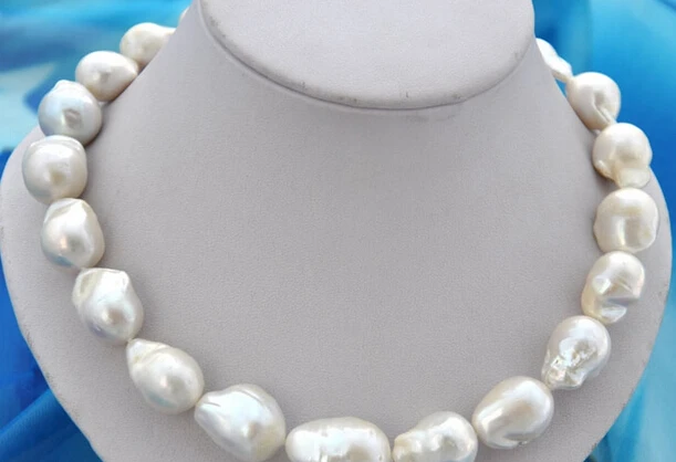 

Jewelr 006452 baroque white Reborn Keshi pearl necklace