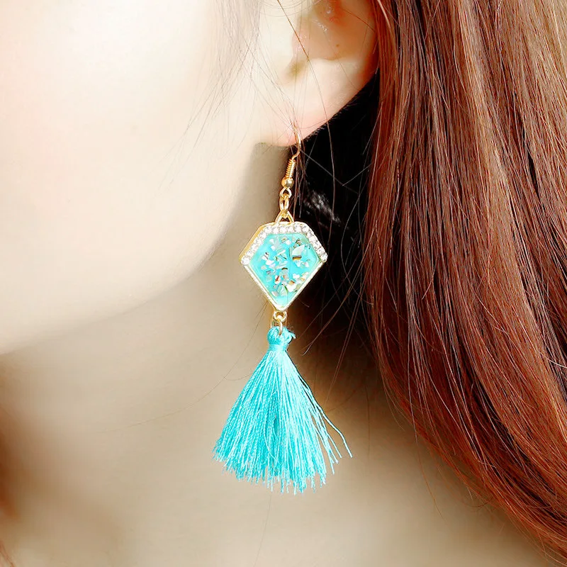 

Starry Irregular Crystal Slices Beads Red White Black Blue Strings Tassel Golden Drop Earrings Dangle Earrings for Women