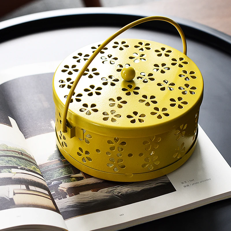 

Home Fragrance Sachet Box Metal Hollow Out Mosquito Coil Sandalwood Holder with Handle Lid Safety Smoke Organizer Yellow Black
