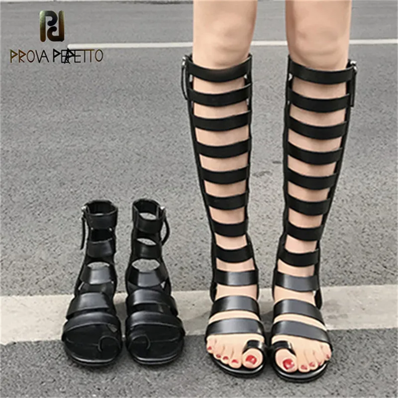 comprar Prova Perfetto Novo Estilo Punk Sandálias Mulher Narrow Band Flip Flop Sandálias Gladiador Das Mulheres Meados Saltos Sandálias Das Senhoras de Couro Real