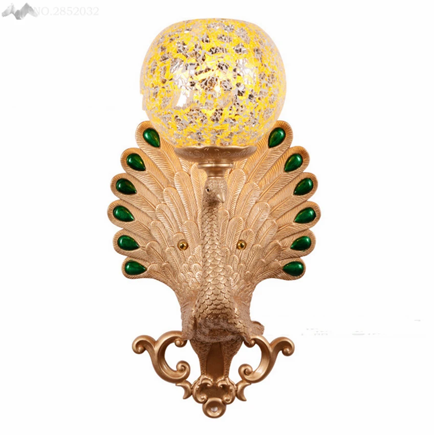 

2017 creative European-style Wall lamp peacock wall lamp bedside wall lamp bar decoration giving for living room bedroom cafe