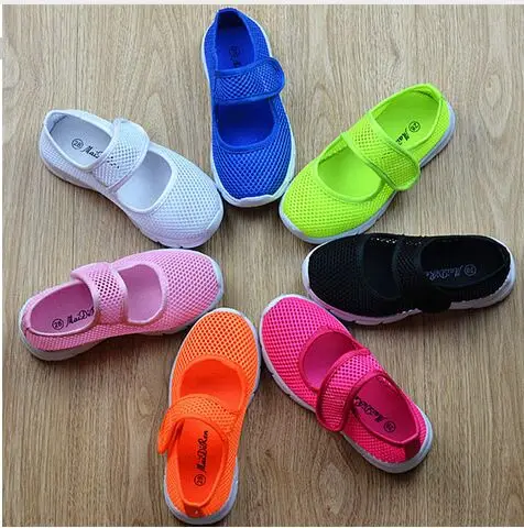 2017 Детские разноцветные кроссовки сандалии для девочек яркие цвета сетчатые на
