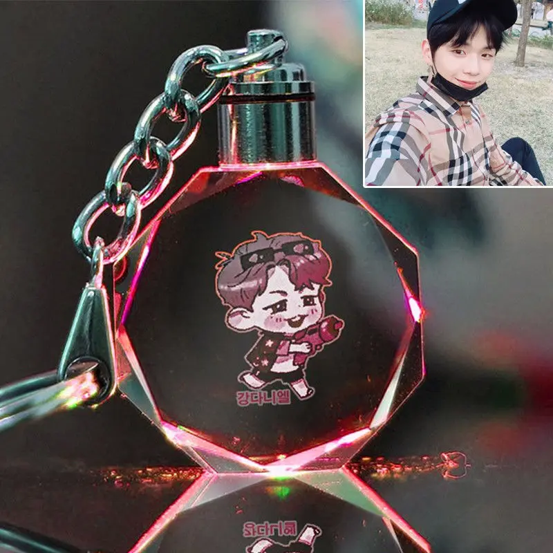 

Korea LED Luminous Toys Keychain Light Stick Crystal Metal Pendant Keychain Keyring Color Change Model Toy Key Ring Fans Gift