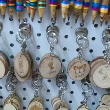 Эко-деревянные брелоки могут быть выполнены по индивидуальному заказу Творческий ветви растений ремесло в качестве подарка рекламная офисного использования/компании Логотип