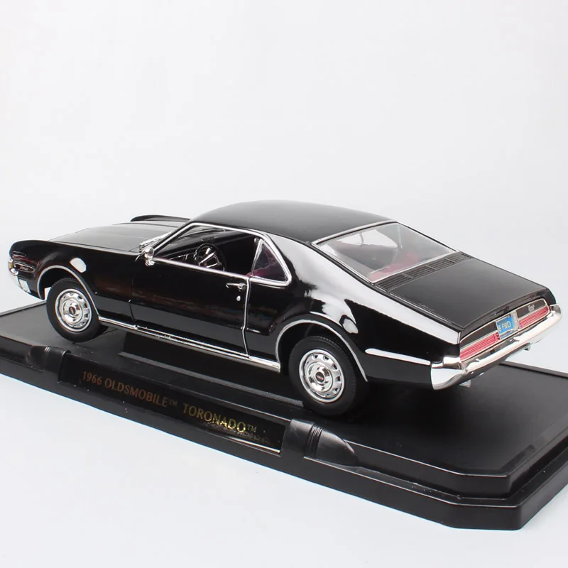 Дорожный знак большой GM 1966 Olds мобильный Toronado Металл 1/18 Масштаб Модель классический автомобиль авто Diecasts транспортные средства миниатюрные детские игрушки