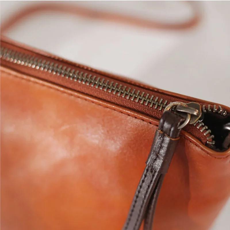 AETOO Retro hand carrying bucket bag, summer small fresh woman crossbody bag, leather bag