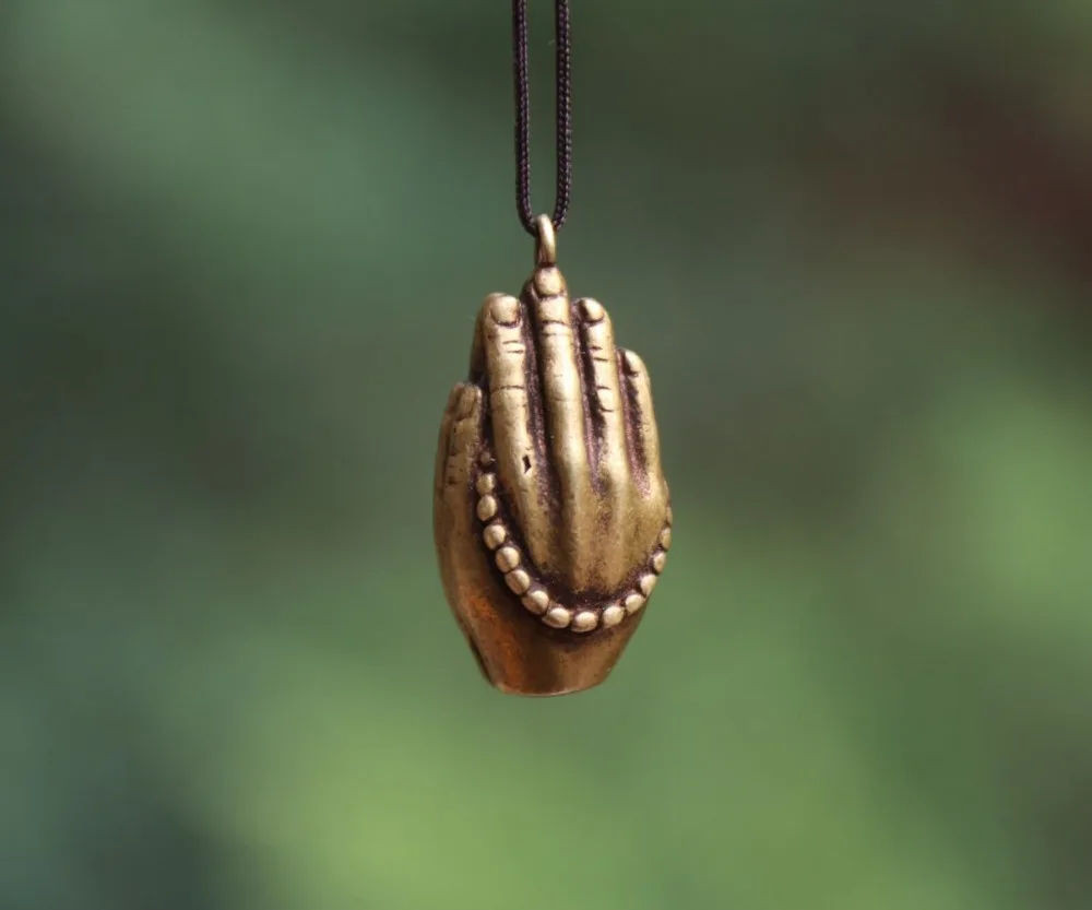 

3 CM Chinese Pure Bronze Handwork Carved Pious prayer beads Buddha Hand Pendant